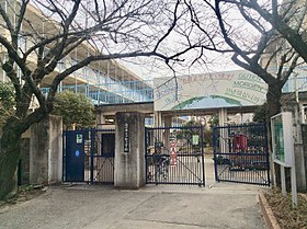【小学校】西宮市立小松小学校まで689ｍ
