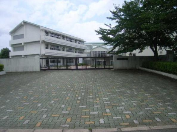【小学校】守谷市立大井沢小学校まで800ｍ