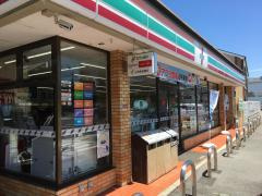 【コンビニエンスストア】セブンイレブン　枚方茄子作北町店まで160ｍ