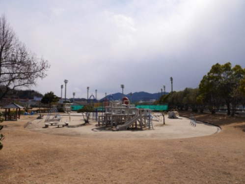【その他】笠岡運動公園まで546ｍ