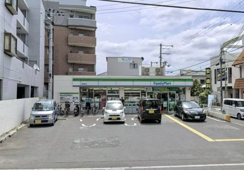 【コンビニエンスストア】ファミリーマート　堺鳳東町店まで557ｍ