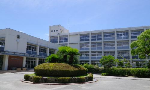 【高校】兵庫県立　宝塚東高等学校まで1525ｍ