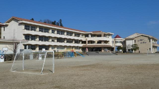 【小学校】明徳小学校まで2072ｍ