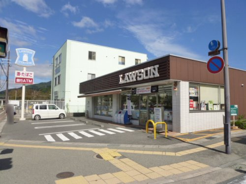 【コンビニエンスストア】ローソン　亀岡馬堀駅前店まで467ｍ