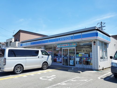 【コンビニエンスストア】ローソン　亀岡馬堀店まで832ｍ