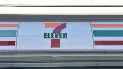 【コンビニエンスストア】セブン-イレブン　北浦和3丁目店まで802ｍ