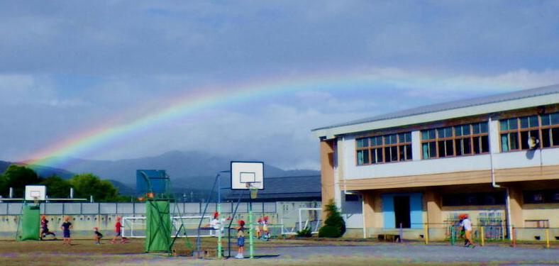 【小学校】寄居町立鉢形小学校まで550ｍ