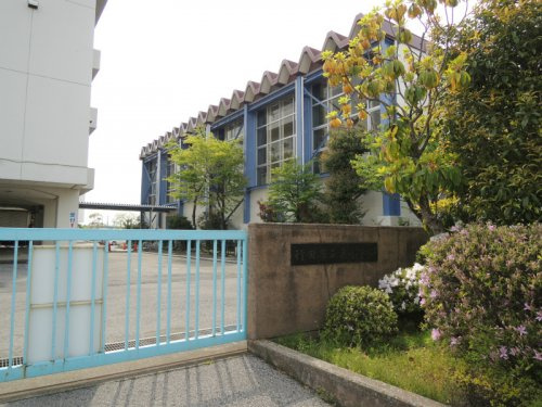 【小学校】行田市立泉小学校まで1060ｍ