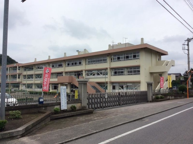 【小学校】桐生市立桜木小学校まで1300ｍ
