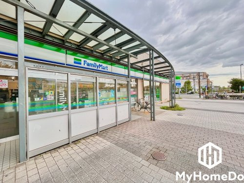 【コンビニエンスストア】ファミリーマート　名城公園北店まで541ｍ
