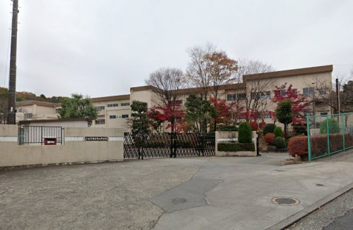 【中学校】中山中学校まで1323ｍ