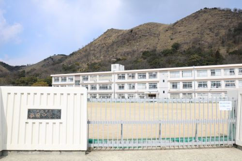 【中学校】夢前中学校まで526ｍ