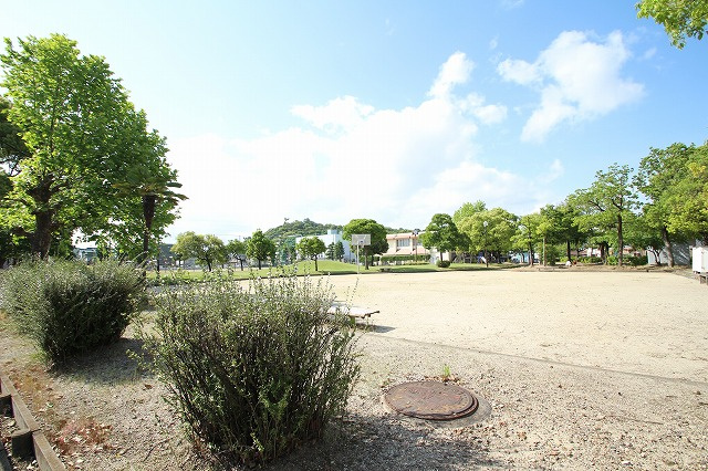 【公園】間々公園まで855ｍ