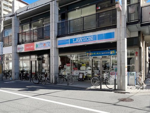【コンビニエンスストア】ローソン　甲東園駅前店まで255ｍ