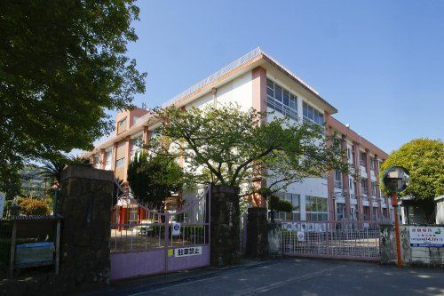 【小学校】小倉小学校まで1260ｍ