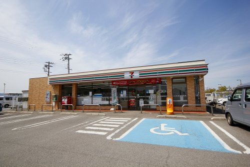 【コンビニエンスストア】セブンイレブン　和歌山マリーナ入口店まで760ｍ