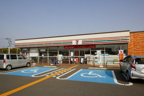 【コンビニエンスストア】セブンイレブン　岩出中黒店まで1221ｍ