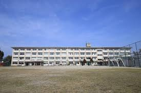 【小学校】鈴鹿市立国府小学校まで1502ｍ