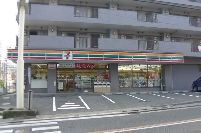 【コンビニエンスストア】セブンイレブン　川崎百合丘店まで635ｍ