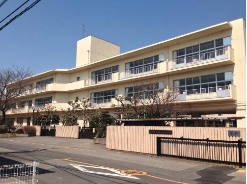 【小学校】行田市立桜ヶ丘小学校まで802ｍ