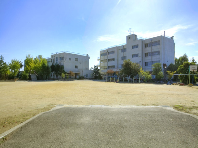 【小学校】越谷市立大相模小学校まで627ｍ