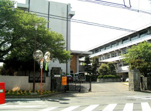 【中学校】第一中学校まで720ｍ
