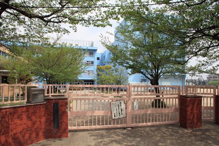 【中学校】足立区立栗島中学校まで687ｍ