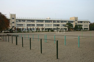 【小学校】さくら市立　氏家小学校まで1312ｍ