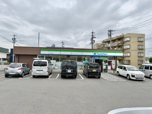 【コンビニエンスストア】ファミリーマート　守山苗代店まで435ｍ
