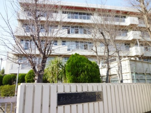 【中学校】栄進中学校まで2000ｍ