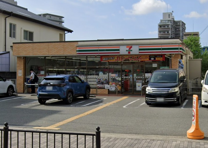 【コンビニエンスストア】セブンイレブン　伊丹3丁目店まで427ｍ