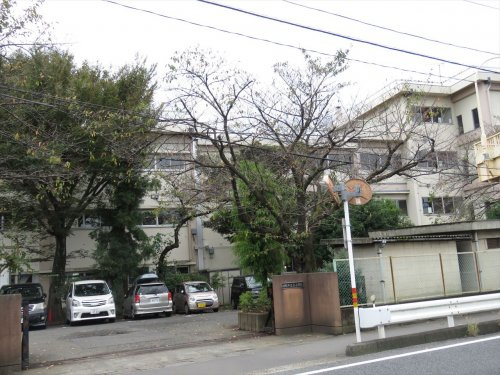 【小学校】　川越市立泉小学校まで852ｍ