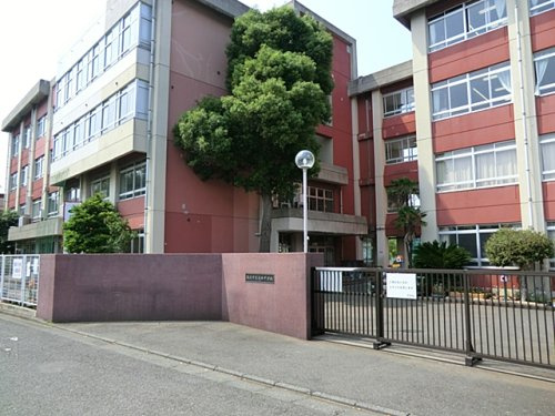 【中学校】藤沢市立高倉中学校まで820ｍ