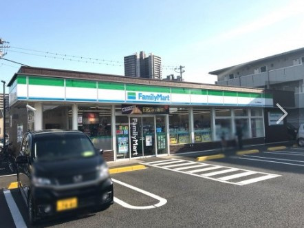 【コンビニエンスストア】ファミリーマート　ふじみ野駒林店まで561ｍ