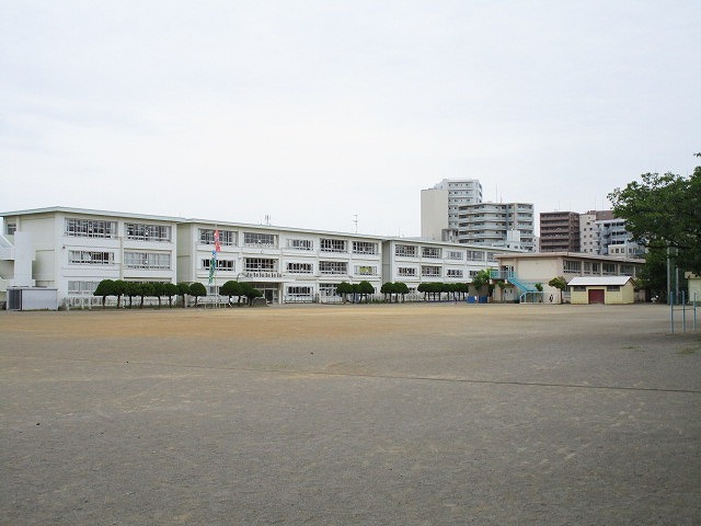 【小学校】茅ヶ崎市立茅ヶ崎小学校まで1033ｍ