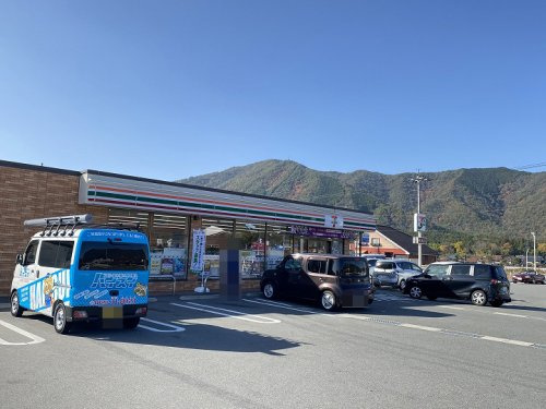 【コンビニエンスストア】セブンイレブン　東広島志和堀店まで312ｍ