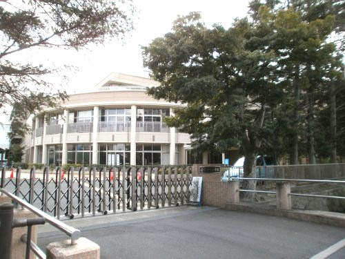【小学校】野洲市立野洲小学校まで1392ｍ