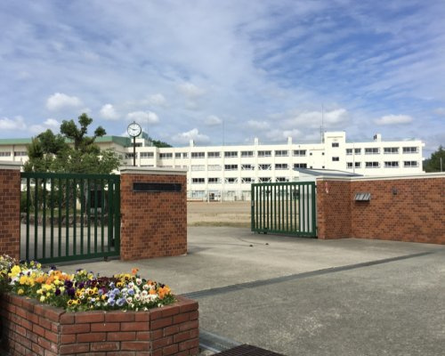【中学校】川西市立緑台中学校まで510ｍ
