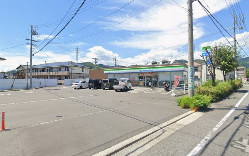 【コンビニエンスストア】ファミリーマート　清水石川店まで1217ｍ