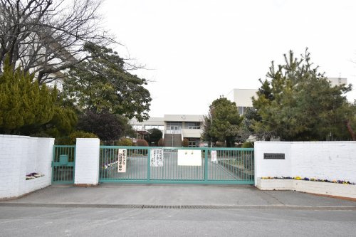 【中学校】豊野中学校まで900ｍ