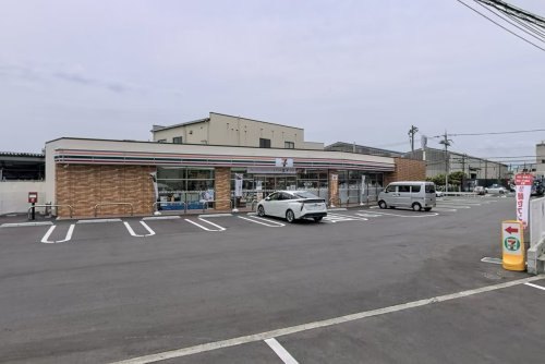 【コンビニエンスストア】セブンイレブン　堺平岡町店まで719ｍ