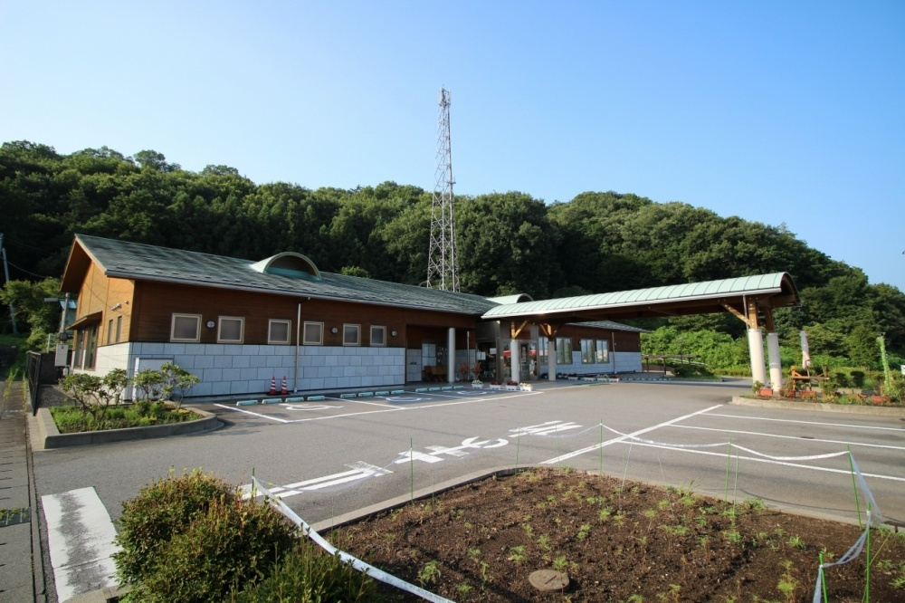 【その他】市立図書館東分館まで594ｍ
