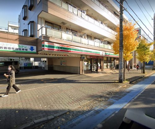 【コンビニエンスストア】セブンイレブン　大和桜ヶ丘西口店まで748ｍ