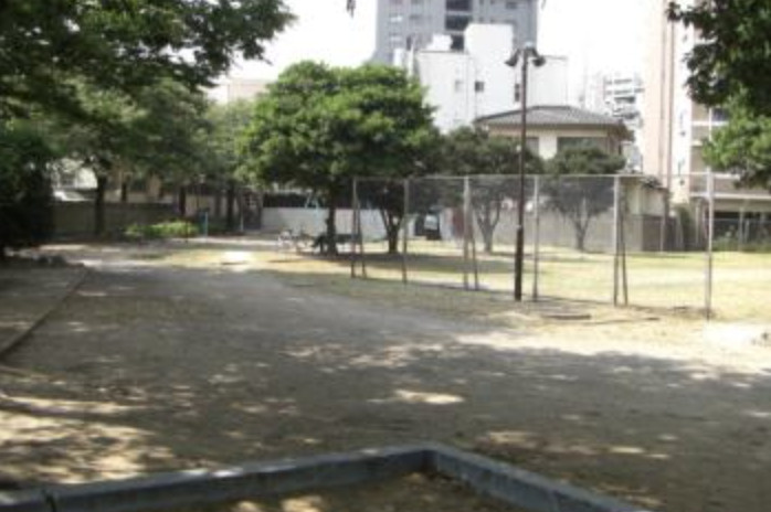 【公園】日吉塚公園まで526ｍ