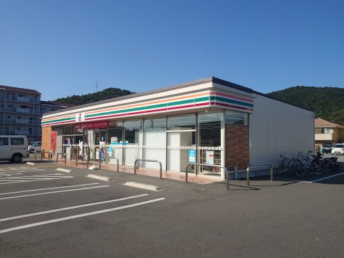【コンビニエンスストア】セブンイレブン　姫路勝原熊見店まで718ｍ