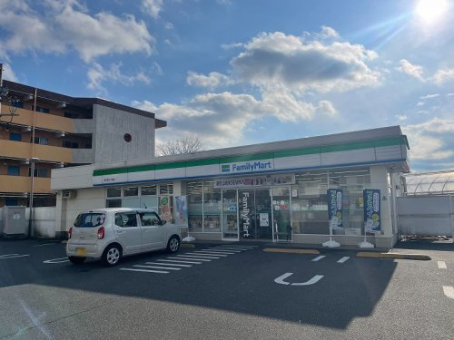 【コンビニエンスストア】ファミリーマート　南大泉三丁目店まで310ｍ
