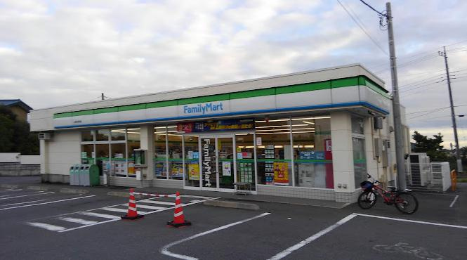 【コンビニエンスストア】ファミリーマート　土浦大岩田店まで1438ｍ