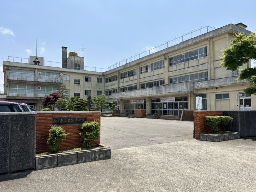【中学校】高岡市立牧野中学校まで703ｍ