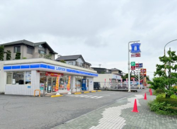 【コンビニエンスストア】ローソン　あきる野雨間店まで379ｍ