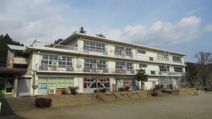 【小学校】山県市立いわ桜小学校まで1609ｍ
